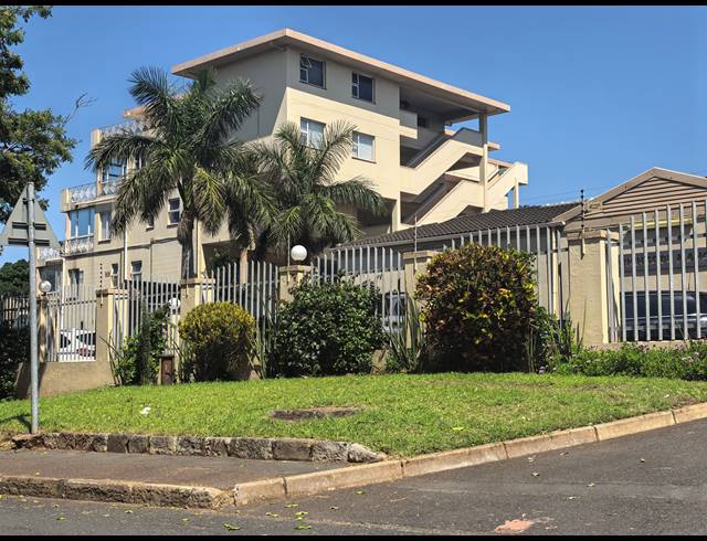 3 BEDROOM APARTMENT FOR SALE IN WINDERMERE